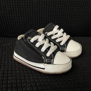 Baby black and white classic converse